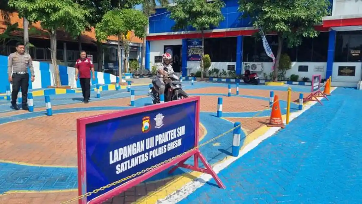 Video Viral Emak-emak Protes Anaknya 13 Kali Gagal Ujian Praktik SIM, Begini Respons Kapolres Gresik