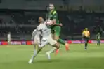 Super League : Persebaya Menang Tipis atas Persita