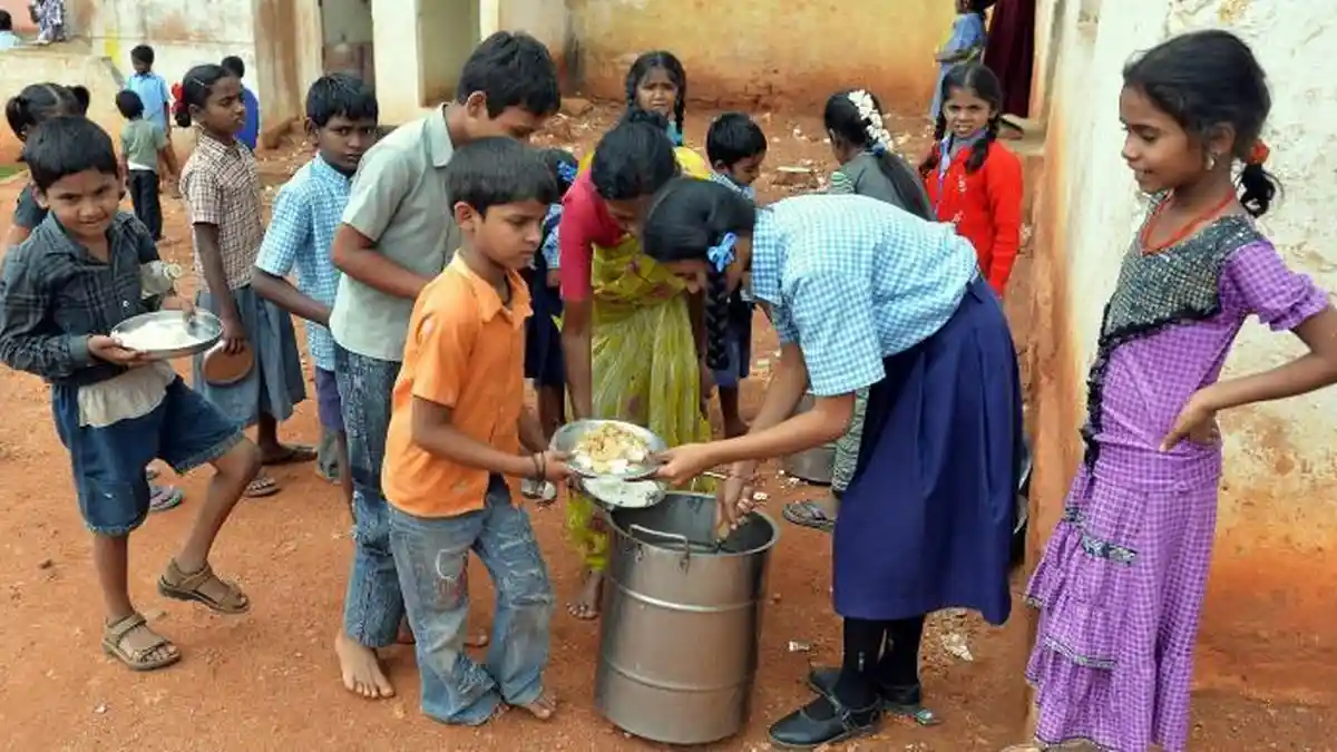 Gibran Kaji Program Makan Siang Gratis Warga Vrindavan, Satu Anak Dianggar tak Sampai Rp 2 Ribu