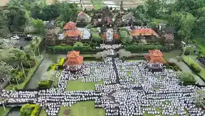 Ribuan-CPNS-dan-PPPK-di-Kabupaten-Badung-saat-mengikuti-prosesi-mejaya-jaya.jpg