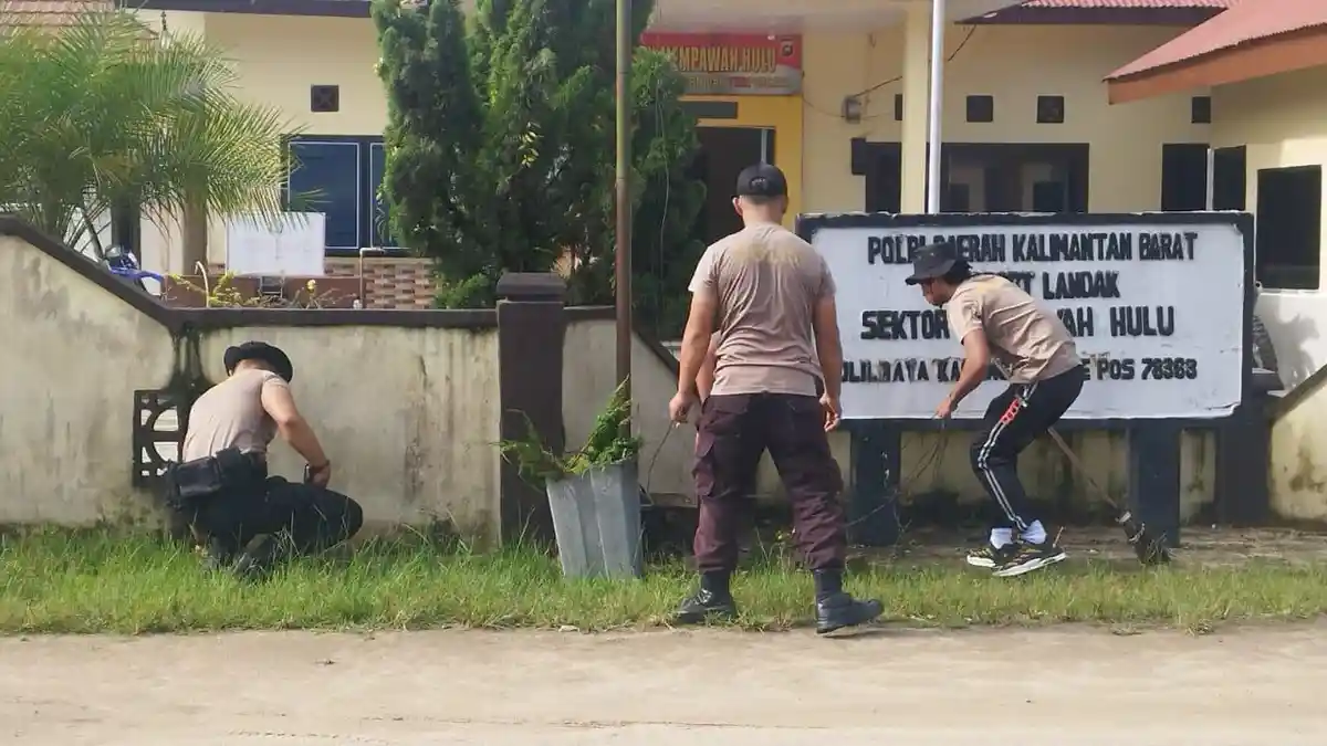 Respons Cepat Kapolsek Mempawah Hulu, Forkopimcam dan Warga Bersatu Berantas Sarang Nyamuk DBD