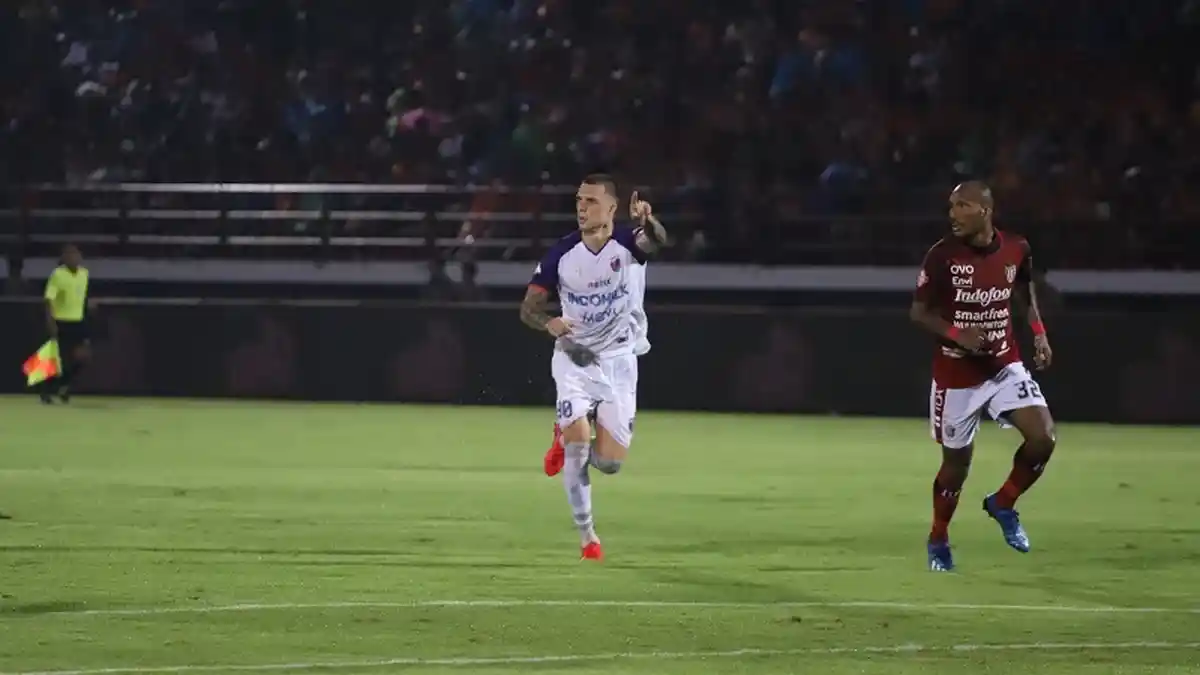 PREVIEW Persita Tangerang vs PSM Makassar, Duel Sengit Adu Kuat Lini Tengah