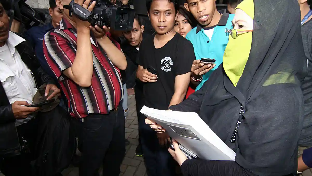 Yulianis Meradang, Bantah Kelola Kantong Bisnis Anas Urbaningrum