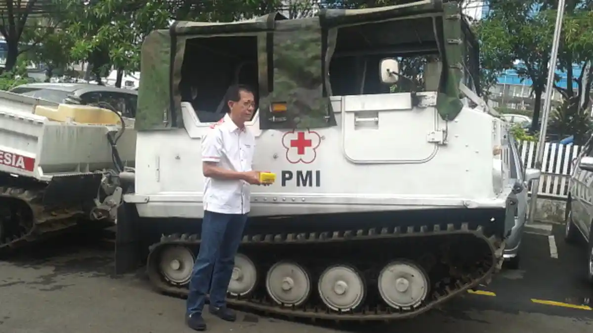 Perkuat Tim Evakuasi  Korban Longsor PMI Kirim  Kendaraan  Hagglunds