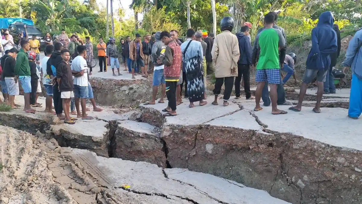 Longsor dan Jalan Amblas, Ruas Jalan Oinlasi-Niki-Niki di TTS NTT Putus Total