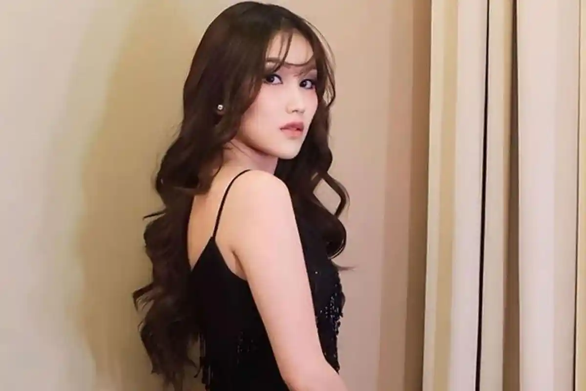 Ketiak Ayu Ting Ting Mendadak Viral, Terekam Adegan Diolesi Foundation