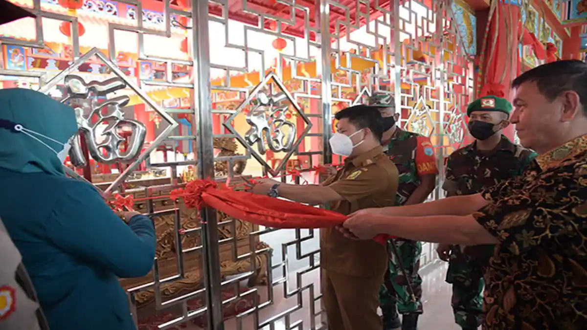 Bupati Satono Ingin Vihara Sam Bong Dja Bisa Jadi Ikon Wisata Baru di Sambas