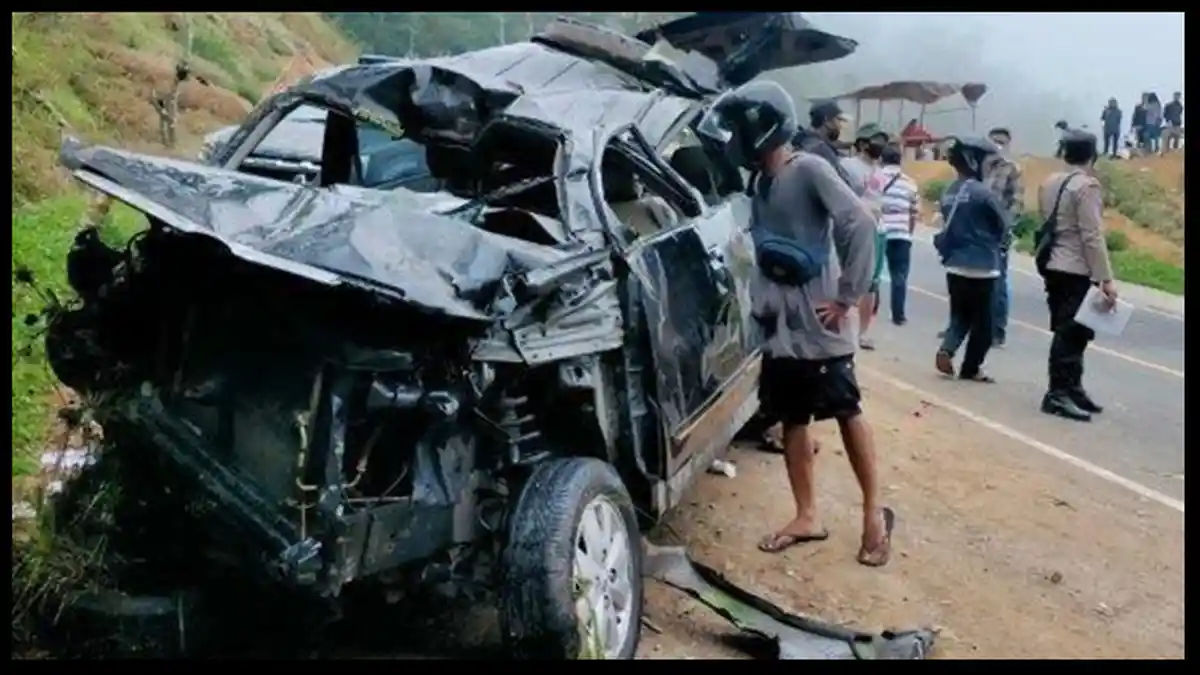 4 Orang Meninggal Kecelakaan Seusai Mobil yang Ditumpangi Tabrak Pohon Mangga