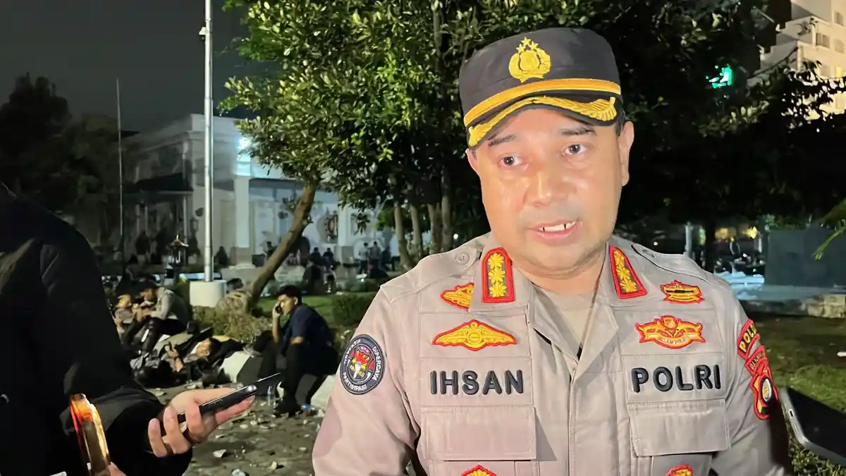 Detik-detik Malioboro Mencekam 4 Jam, Massa Geser ke Tugu Jogja