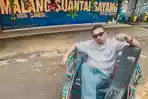 Sal Priadi Rilis Lagu 'Malang Suantai Sayang,' Ceritakan Keramahan Warga sampai Bahasa Kebalikan