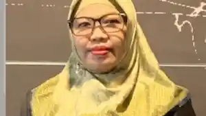 Prof-Dewi-Melani-Hariyadi-SSi-MPhil-PhD-Apt.jpg