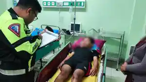 bocah-SMP-naik-motor-bonceng-tiga-tabrak-nenek-lansia-di-Trenggalek.jpg