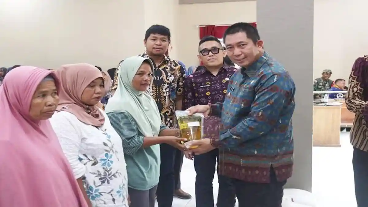 Pemkot Pagaralam Salurkan 20 Kilogram Beras dan Empat Liter Minyak Goreng, Program CPP
