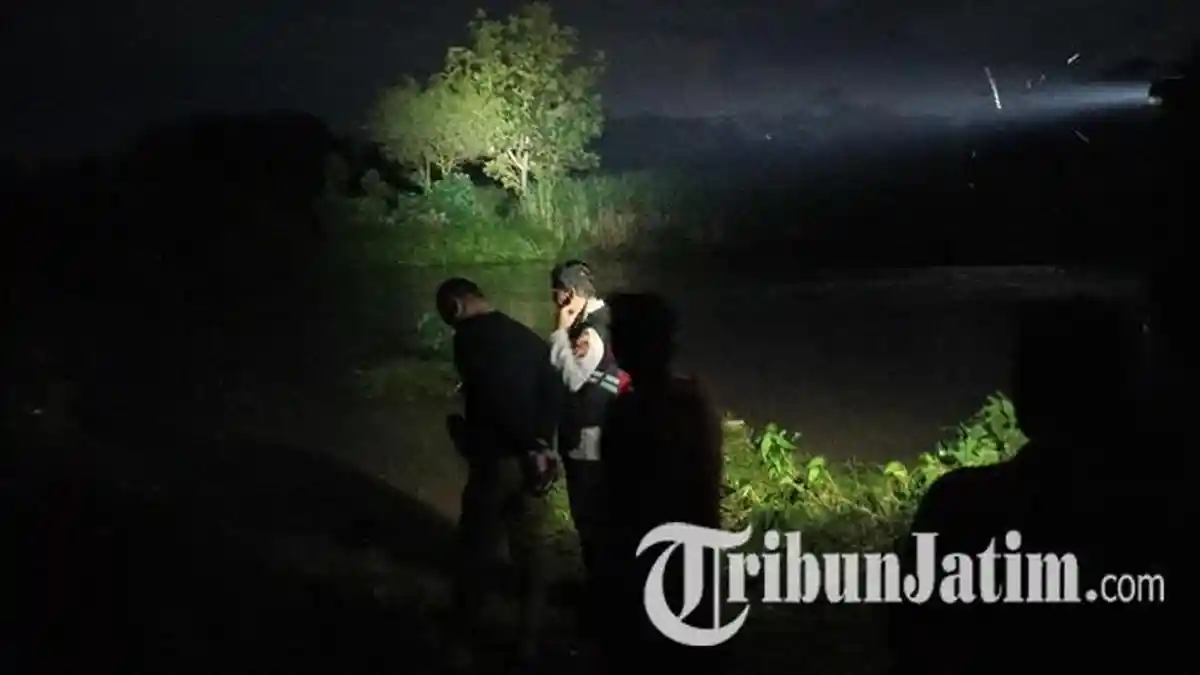 BREAKING NEWS - Puluhan Orang Terjebak di Delta Sungai Brantas Tulungagung, Tersebar di Banyak Titik