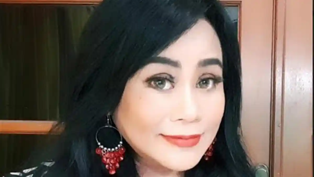 Ramal Artis yang Nikah di 2019 Ini Bohongi Pasangannya, Endang Tarot: Akan Jadi Sumber Keretakan