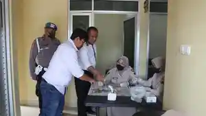 Tes-urine-anggota-Polres-Tegal-Kota.jpg