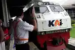 kereta-api-jarak-jauh-kajj-bandung-jakartaaaaa.jpg