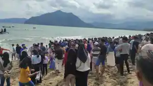 Empat-siswa-SMK-asal-Kediri-terseret-ombak-di-Pantai-Prigi-Trenggalek.jpg