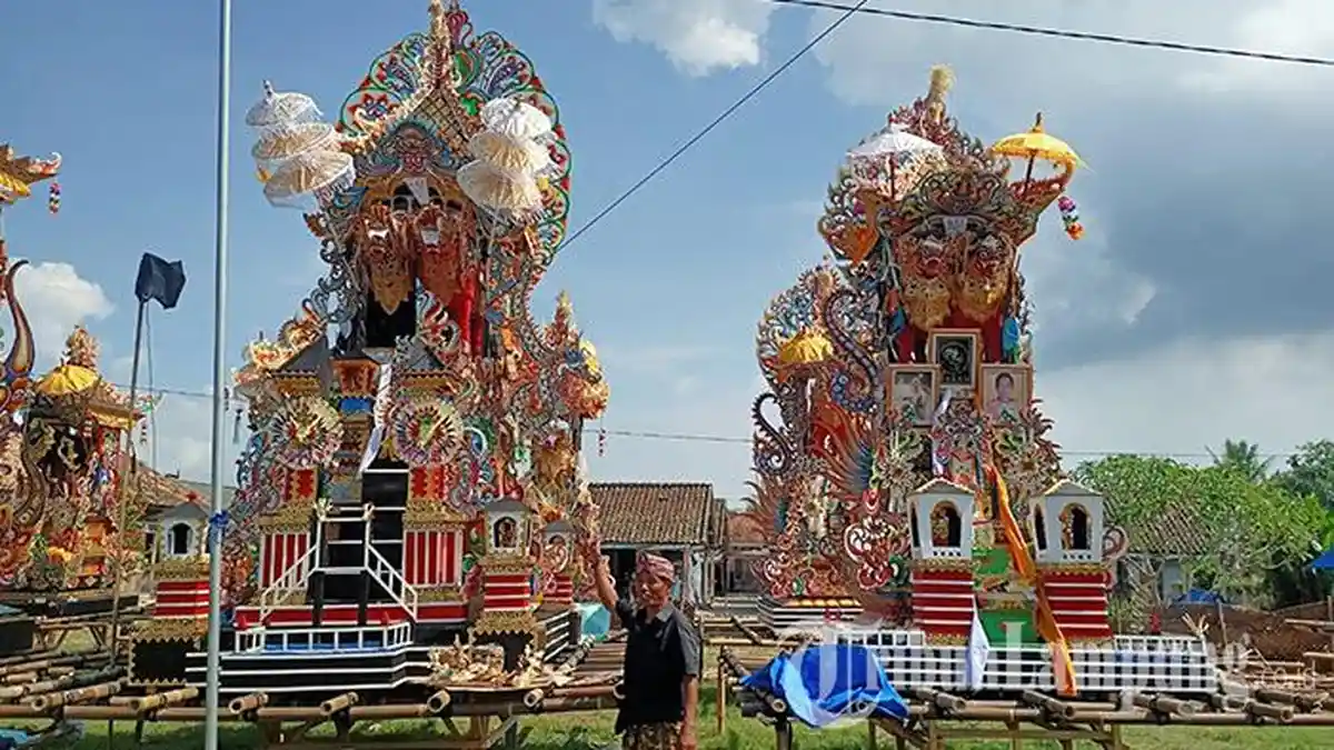 Warga Desa Balinuraga Lampung Selatan Gelar Ngaben Massal