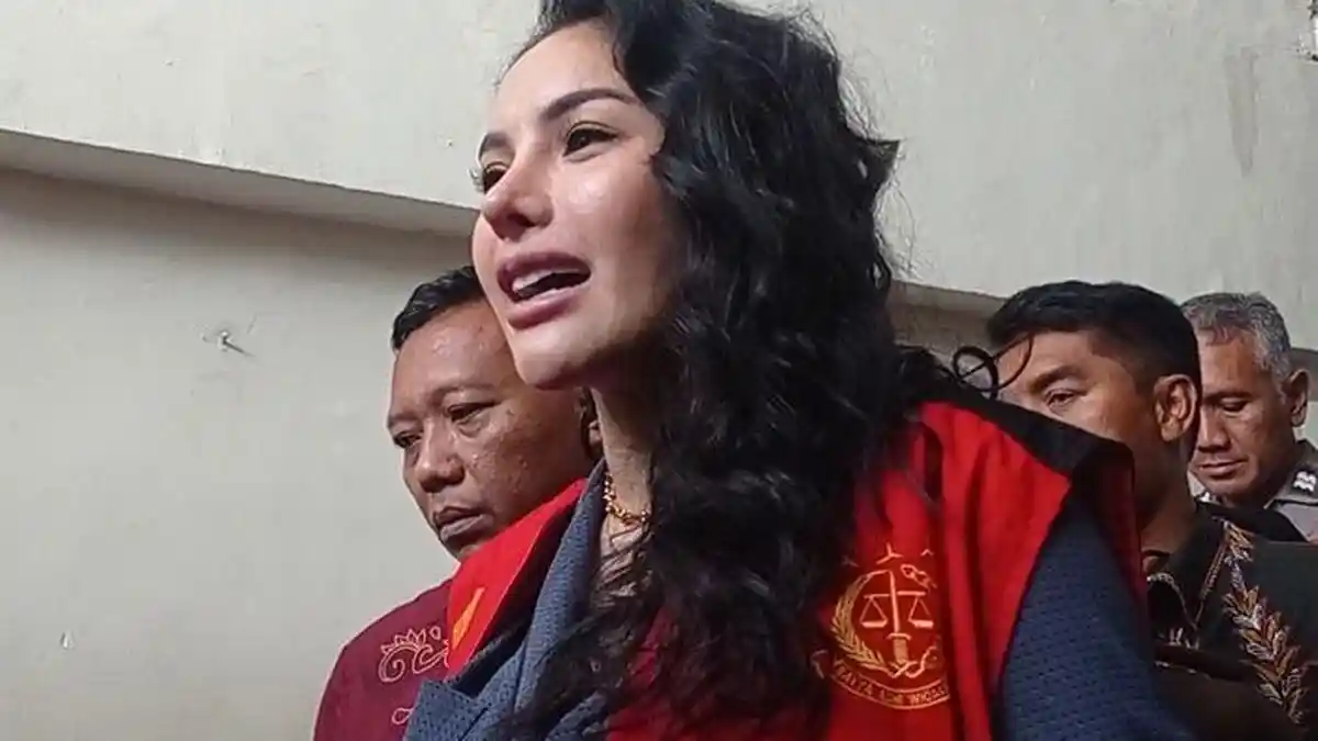 Nikita Mirzani Sakit-sakitkan di Dalam Penjara, Implan Pecah hingga Tulang Belakang Bergeser
