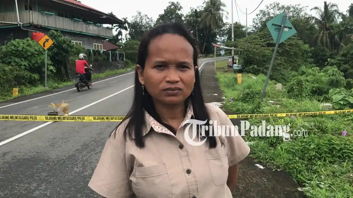 Warga Bukit Peti-Peti Padang Resah, Jalan Amblas Dikhawatirkan Picu Longsor dan Mengancam Rumahnya