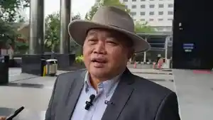 Sosok-Boyamin-Saiman-yang-Serahkan-Data-Dugaan-Pejabat-Eselon-II-Punya-Ratusan-SPPG-ke-Kejagung.jpg