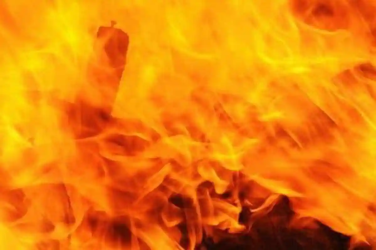 Kebakaran Kilang Minyak Petamina Balongan, Langit Indramayu Memerah, Terlihat Hingga Jarak 5 Km