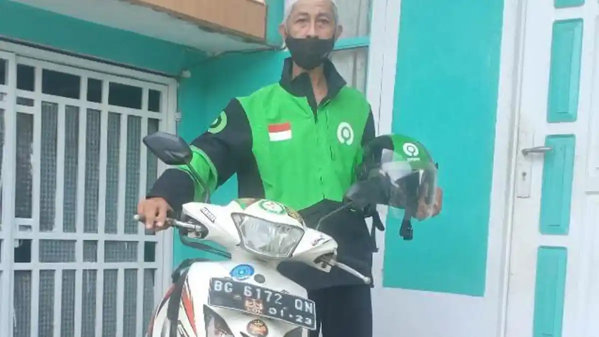 Abdul Ronny, Mitra Gojek Palembang: Mengajar Ngaji Memberikan Saya Keseimbangan Dunia dan Akhirat