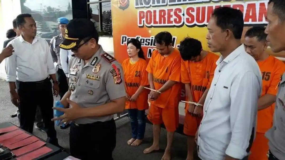 Wanita Bersuami Ajak Kekasih Brondong Bunuh Selingkuhannya, Polisi: Sudah Lebih dari Cinta Segitiga