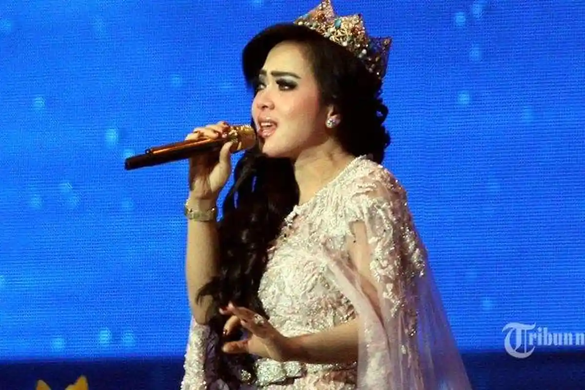 Demi Menjaga Penampilan yang Cetar Membahana, Syahrini Rela Lakukan ini di Dalam Mobil