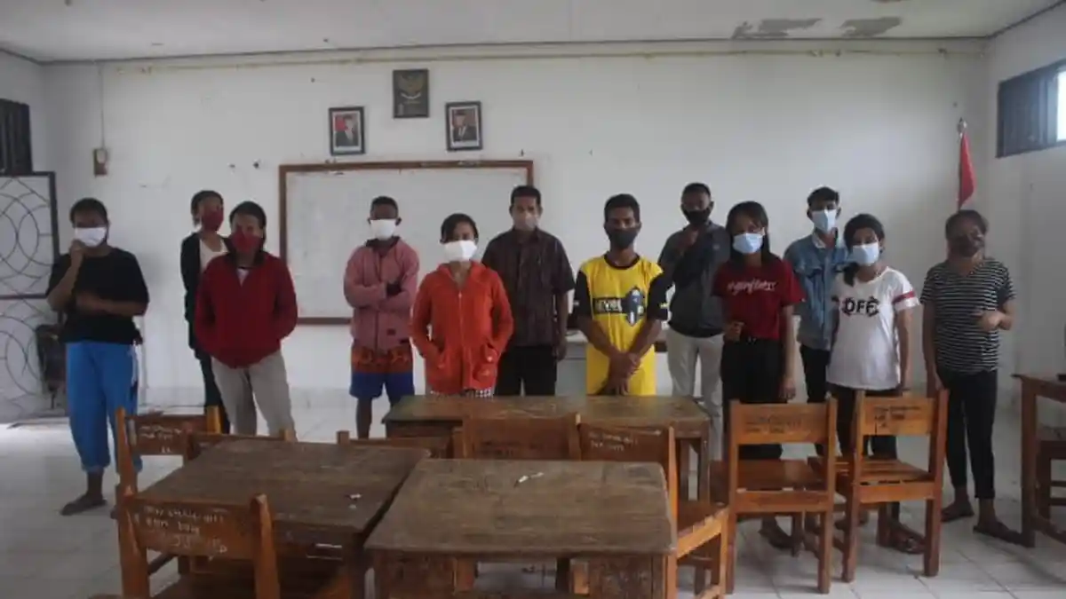 Pandu Digital SMA Negeri Weluli Literasi Digital di Perbatasan Negeri