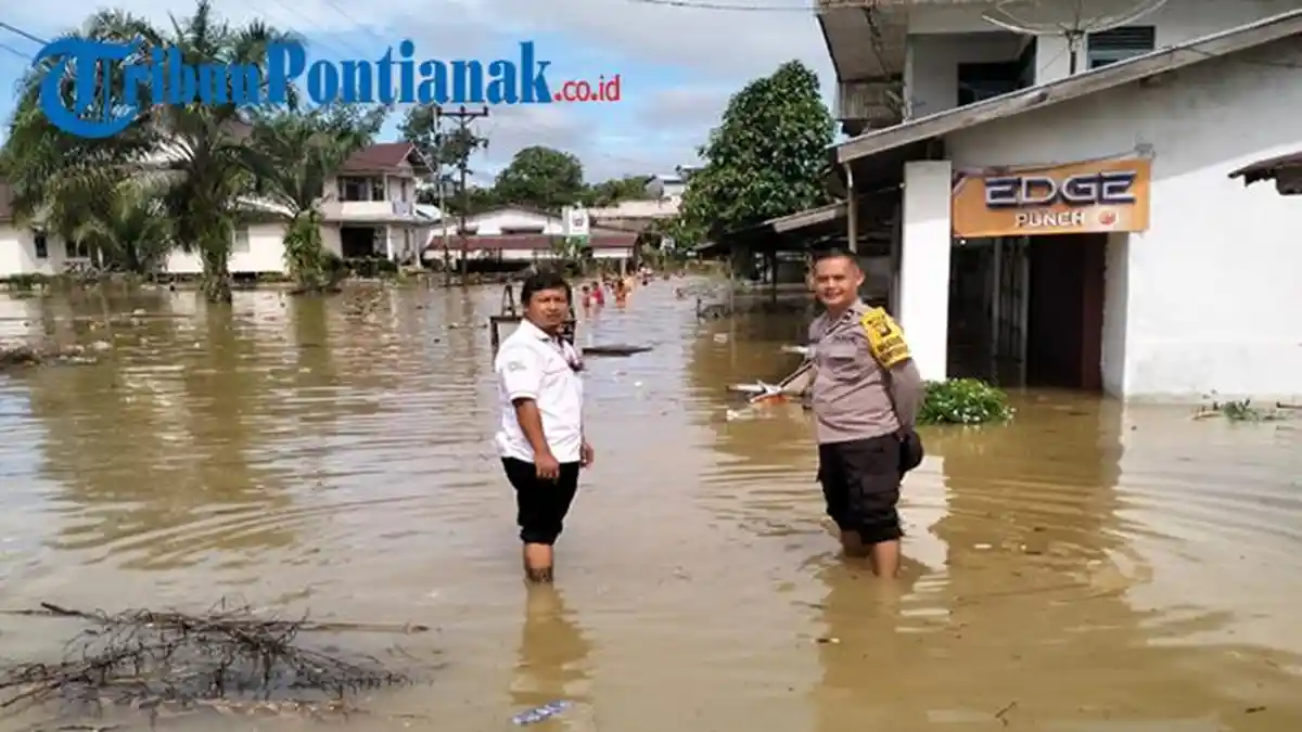 Kalbar Populer Hari Ini: Banjir Mulai Terjang Kuala Behe, RSUD Ade M Djoen Buka 24 Jam saat Lebaran