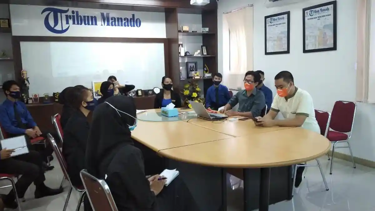 Siswa Aviasi Nusantara Belajar Jurnalistik di Tribun Manado