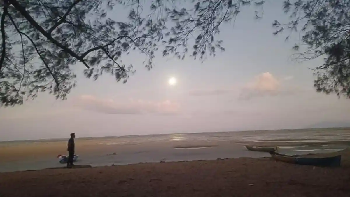 Pantai Toronipa di Konawe Sulawesi Tenggara Suguhkan Hamparan Pasir ...