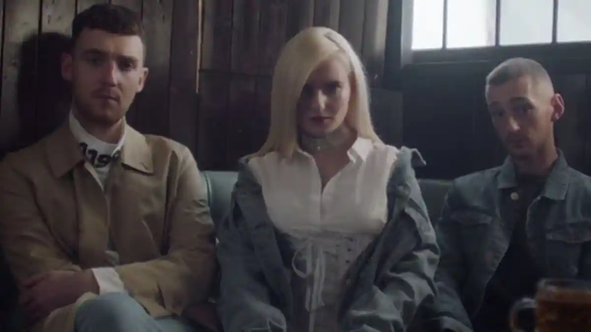 Clean Bandit Rockabye - Kolaborasi dengan Sean Paul dan Anne-Marie Hasilnya Karya Berikut