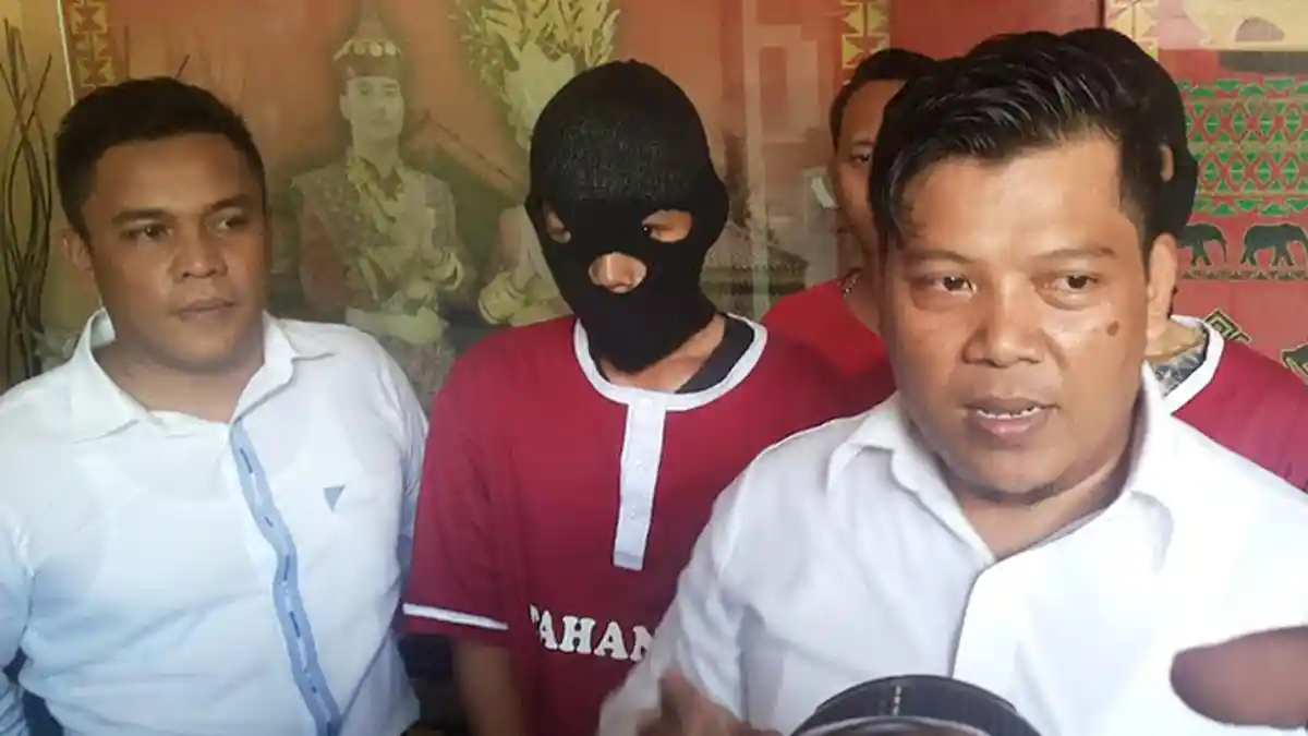 Dua Sekawan Penendang Polisi, Menjambret untuk Beli Rokok