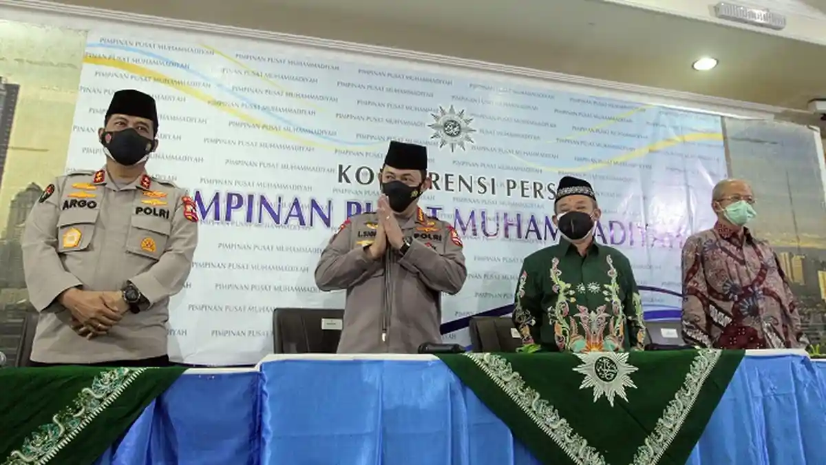 Jenderal Listyo Sigit Prabowo Pastikan Pam Swakarsa Versinya Beda Jauh dari 1998