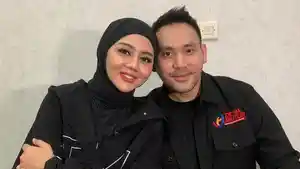 Jenita-Janet-resmi-melepas-status-jandanya-dengan-pengusaha-bernama-Danu-Sofwan.jpg