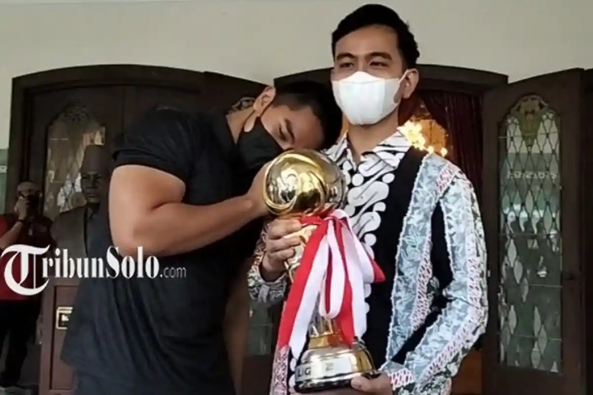 Kalimat Pertama Gibran Saat Ditanya Wartawan Dirinya Dilaporkan ke KPK : Langsung Sebut Nama Kaesang