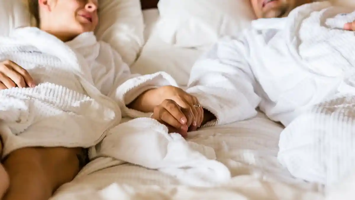 Selain Seks Malam Pertama, Ini 5 Hal yang Dilakukan Pengantin Baru. Nomor Dua Aneh Banget