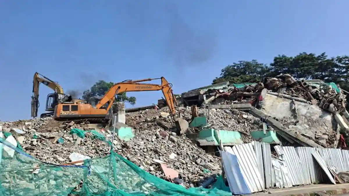 Penampakan Bangunan Plaza Bogor yang Sudah Berhasil Dibongkar, Alat Bekas Permainan Anak Berserakan