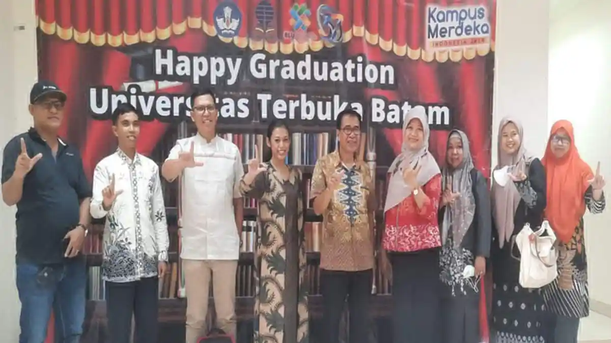 Bahasa Tulis Mahasiswa Pascasarjana Universitas Terbuka
