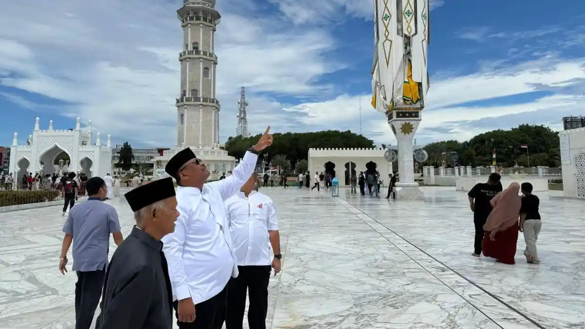 Pj Gubernur Aceh Instruksikan Rehab Masjid Raya Baiturrahman 
