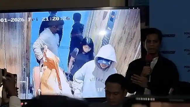 Bukan Bareng Reza Arap, Lula Lahfah Ditemani Sosok Ini Keluar Apartemen & ke Kafe Sebelum Meninggal 