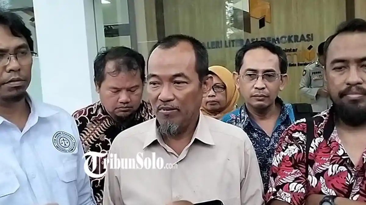 Tim Hukum Anies-Muhaimin Datangi KPU Solo, Yakin Pemilu Dua Putaran, Tolak Real Count KPU