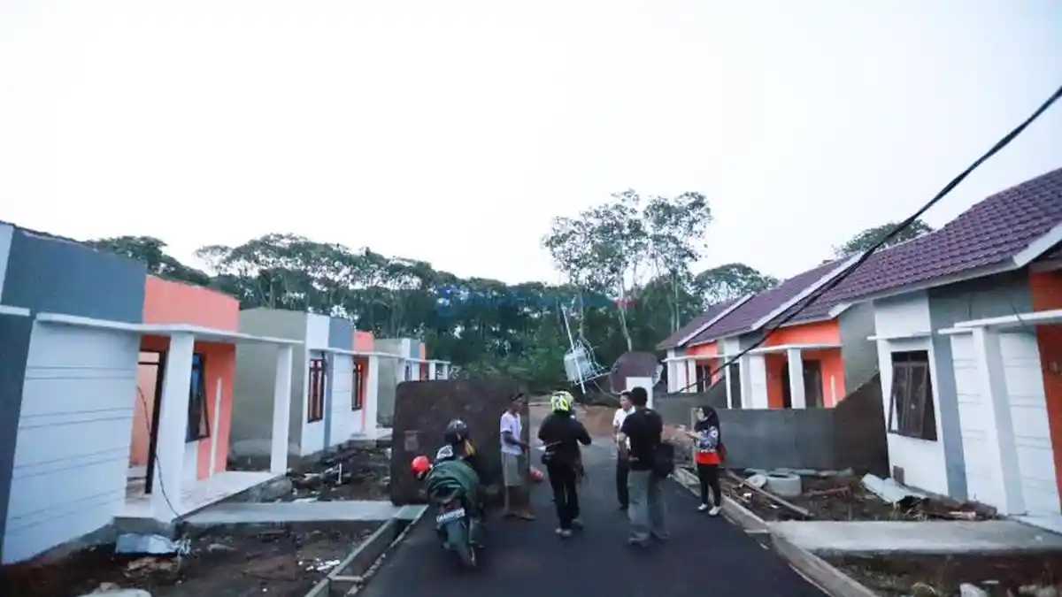 Puting Beliung Rusak 60 Rumah dan 11 Kios di Arafah Residence, Kapolsek: Pemilik Perumahan Syok