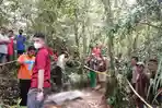 EVAKUASI-KORBAN-DARI-HUTAN.jpg