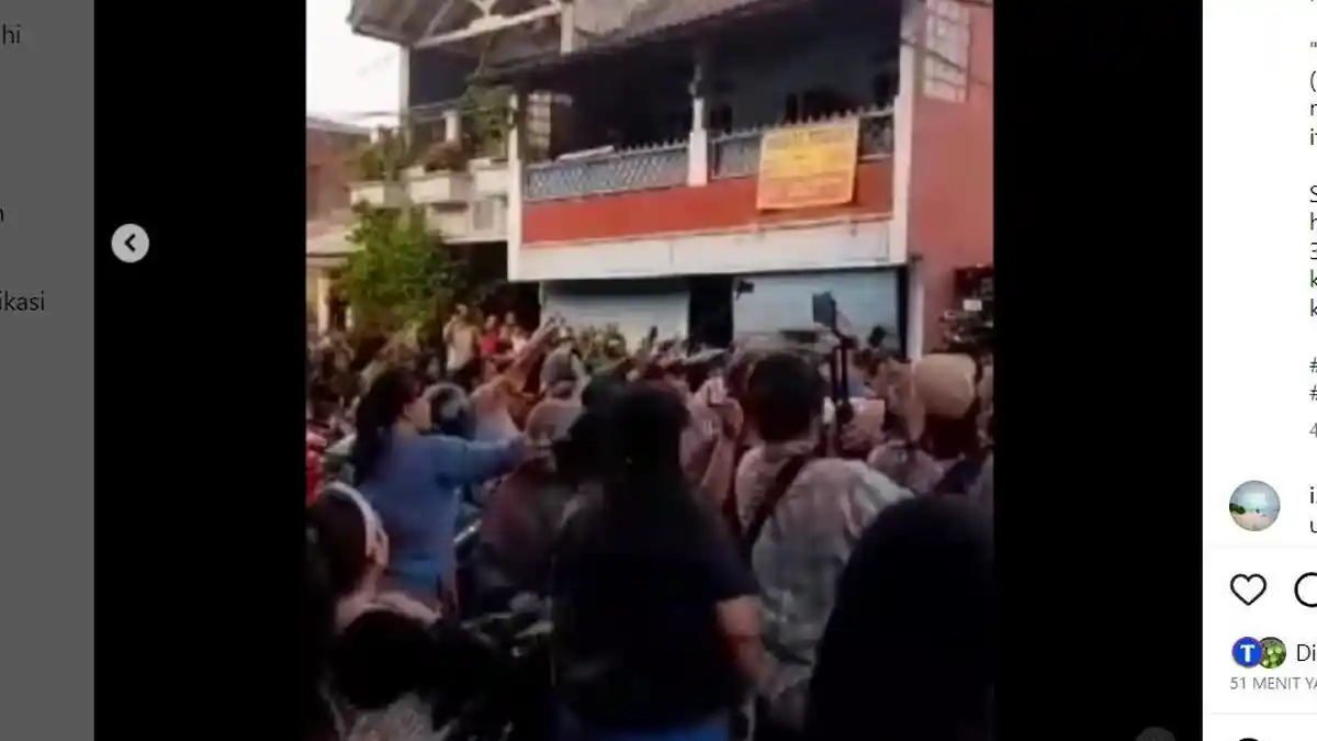 Rumah Dewi Perssik Dikepung Warga Imbas Konflik Daging Kurban