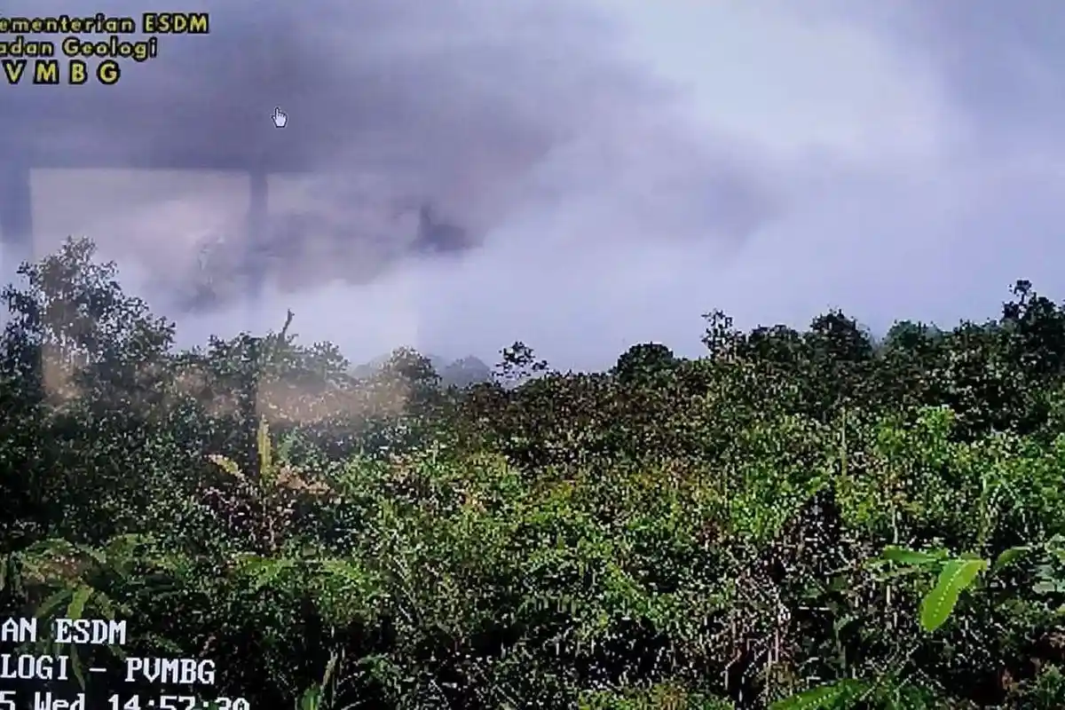 Imbas Gunung Semeru Erupsi Luncurkan Awan Panas, Warga Diimbau Menjauh, Ini yang Harus Dilakukan