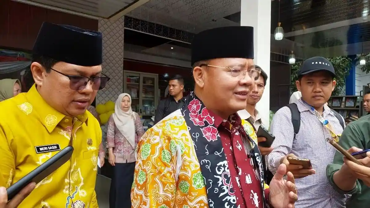 Pas Foto Bermasalah, Paslon Rohidin-Meriani Perbaiki Berkas ke KPU ...